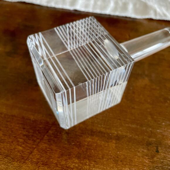 Vintage Wedgwood x Vera Wang Linear Crystal Bottle Stopper Discontinued Square - Picture 4 of 6